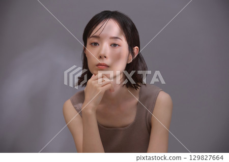 美女圖片：年輕女子肖像 129827664