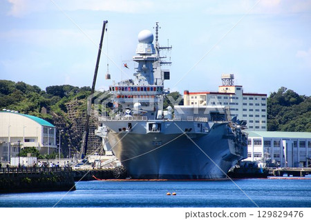 The Italian Navy's light aircraft carrier "Cavour" also functions as an amphibious ship. 129829476