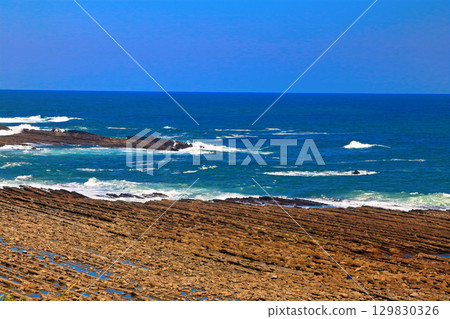 [Miyazaki Prefecture] Washboard (Demon's Washboard) on the Nichinan Coast seen from the roadside station Phoenix Observatory 129830326