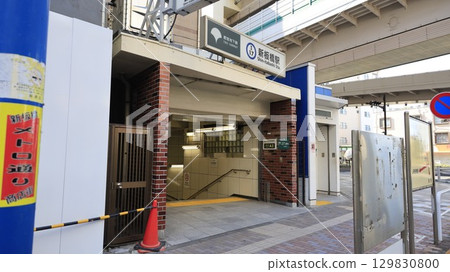 Elevator installed at Exit A3 of Shin-Itabashi Station on the Toei Mita Line Elevator installed at Exit A3 of Shin-Itabashi Station on the Toei Mita Line 129830800