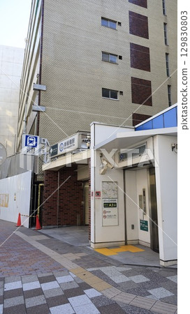 Elevator installed at Exit A3 of Shin-Itabashi Station on the Toei Mita Line 129830803