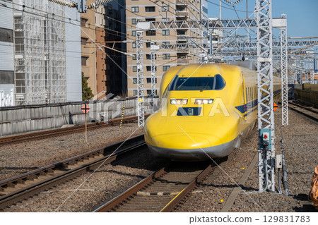 Doctor Yellow - Shinkansen track inspection vehicle 129831783