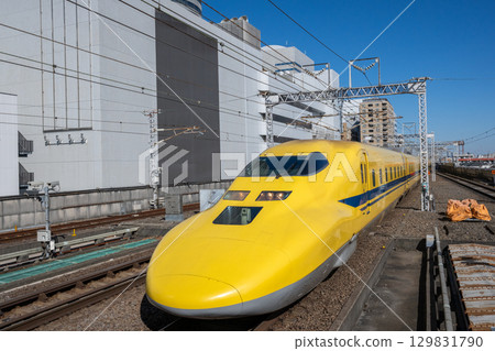 Doctor Yellow - Shinkansen track inspection vehicle 129831790