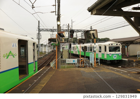 四日市阿蘇那郎鐵道是貫穿三重縣的地方鐵路,日永站是內田線和八王子線的分岔口 四日市阿蘇那郎鐵道是貫穿三重縣的地方鐵路,日永站是內田線和八王子線的分岔口 129831949