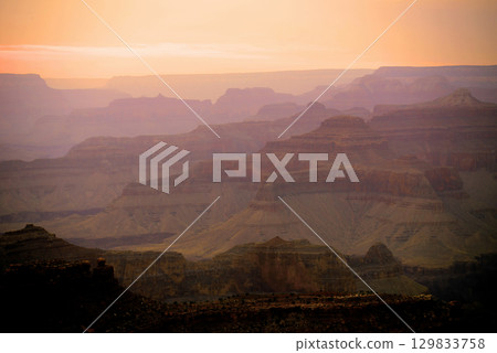 Sunset Hazy Sky Day At The Grand Canyon Arizona 129833758