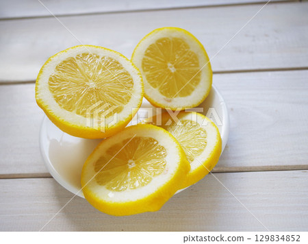 Lemon Citrus Fruits Cut Lemon 129834852