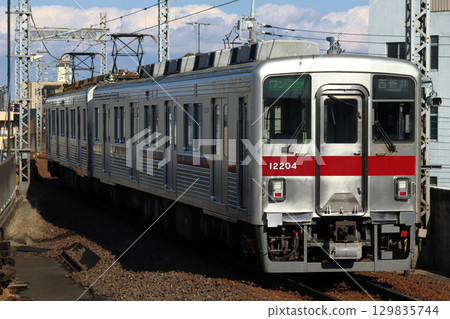[TS] Tobu Daishi Line 10000 series train (one-man operation: Nishiarai ⇔ Daishi-mae) 129835744