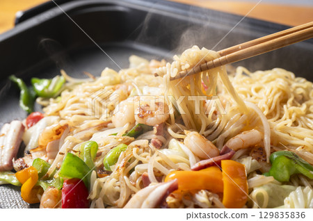 鐵板鹽炒麵 129835836