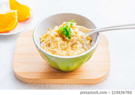 微波爐烹調：燕麥雞蛋粥 129836760