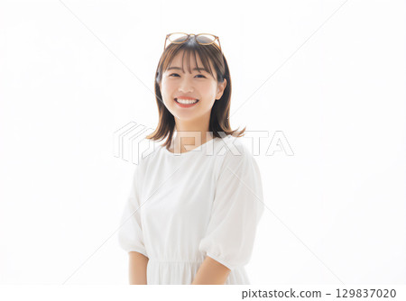 Facial expression and portrait of a woman wearing glasses 129837020