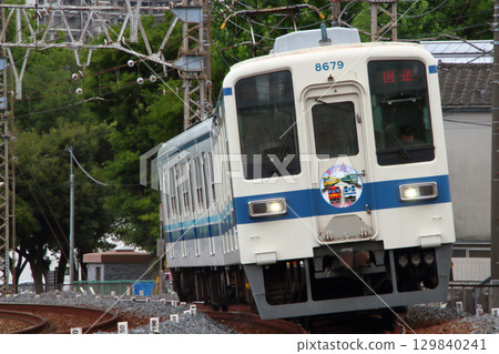 Tobu Daishi Line 8000 series outbound train (last train bound for Kita-Kasukabe) on the Tobu Skytree Line 129840241