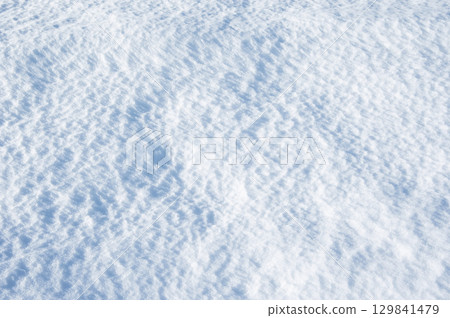 雪花閃閃發亮 129841479