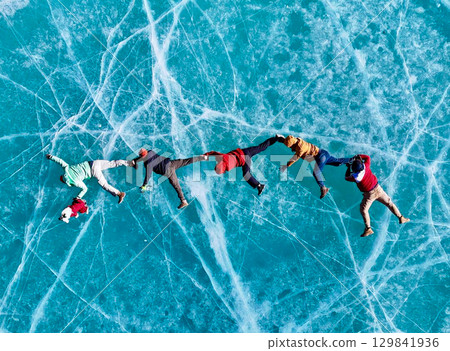 swimming pool with kids 129841936