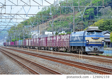 Tokaido Main Line Ninomiya-Oiso JR Freight EF66-27 (Suita) Tokaido Main Line Ninomiya-Oiso JR Freight EF66-27 (Suita) 129842159