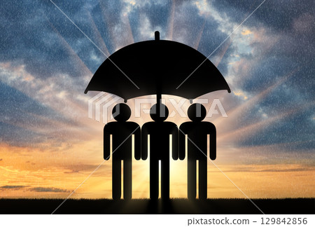 Three icons of little men stand under umbrella together 129842856