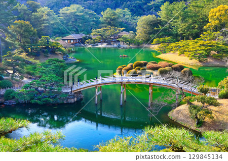 [香川縣] 特別名勝栗林公園（徘徊風的領主庭園） 129845134