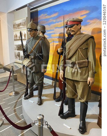 Figures of soldiers in World War I uniforms in the Museum of the City of Bucharest, Romania 129846597