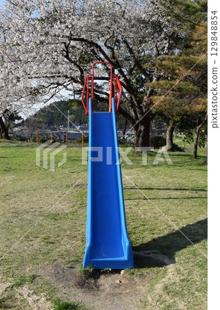 Children's park playground equipment 129848854