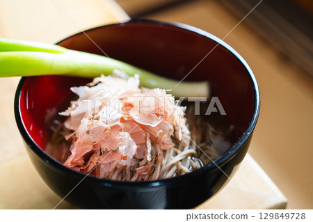 大內宿三佐屋的名產高遠蕎麥麵 大內宿三佐屋的名產高遠蕎麥麵 129849728
