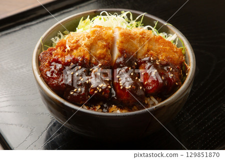 Miso katsudon 129851870