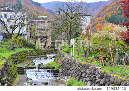 Echigo Yuzawa Onsen Town, Takizawa Park Promenade, Autumn Foliage Season Echigo Yuzawa Onsen Town, Takizawa Park Promenade, Autumn Foliage Season 129852420