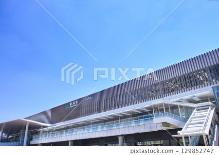 新潟縣新潟站新建成的萬代口(北出口)站房景觀 新潟縣新潟站新建成的萬代口(北出口)站房景觀 129852747