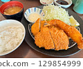 美味的豬排和炸蝦套餐 129854999