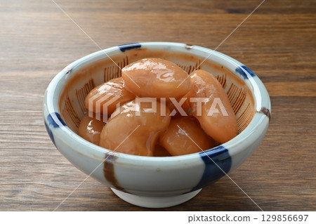 Sweet boiled white flower beans 129856697