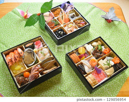 Classic New Year's Osechi cuisine 129856954