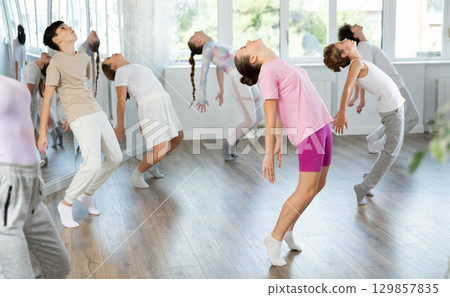 Group of children dancing jazz funk 129857835