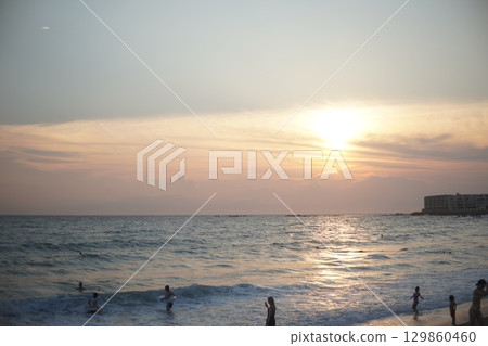 Zushi coast beach sunset emotional 129860460