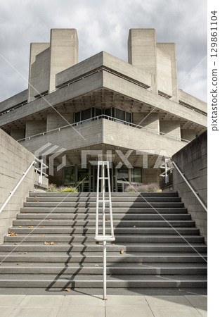 Stairs leading up to the National Theatre is prominent cultural institutionfor its distinctive of Brutalist architecture. 129861104
