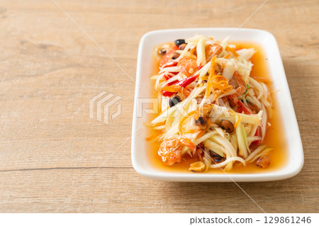 Som Tum - Spicy papaya salad 129861246