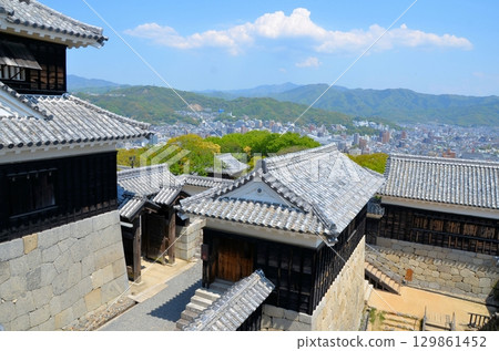 松山城天守閣、三之門、三之門南塔樓、二之門南塔樓、sujitetsumon東牆 129861452