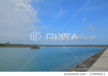 The turquoise seascape of Kohamajima Kaito Park The turquoise seascape of Kohamajima Kaito Park 129866811