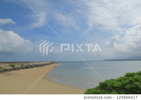 小濱島細崎海灘的防波堤景色,可欣賞美麗的海景 小濱島細崎海灘的防波堤景色,可欣賞美麗的海景 129866817