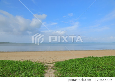 小濱島圖馬爾海灘的熱帶海灘風光 小濱島圖馬爾海灘的熱帶海灘風光 129866826