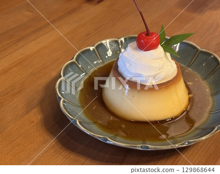 Retro pudding 129868644
