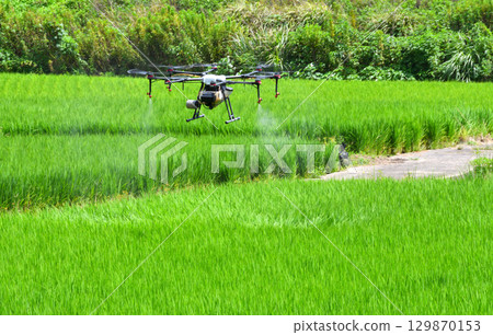 無人機噴灑農藥 無人機噴灑農藥 129870153