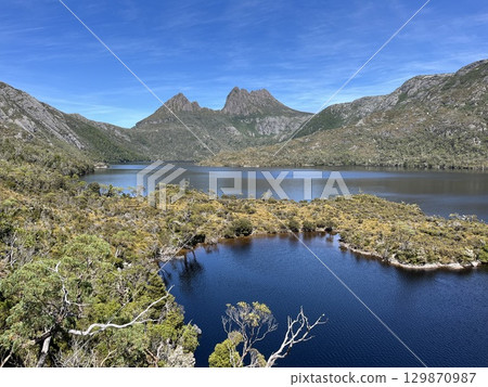 Dove Lake, Cradle Mountain National Park, Tasmania, Australia 129870987