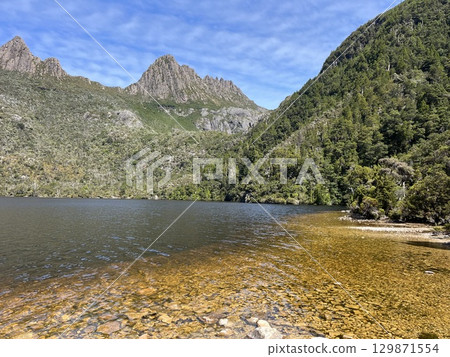 Dove Lake, Cradle Mountain National Park, Tasmania, Australia Dove Lake, Cradle Mountain National Park, Tasmania, Australia 129871554