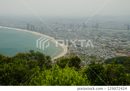 Da Nang city. 129872424