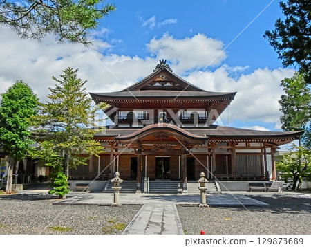 A temple of the Jodo sect "Birth temple" (the birthplace of Honenjo life) in Kumenan-cho, Okayama: Amidado 129873689