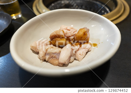 Hida beef, grilled meat and offal Hida beef, grilled meat and offal 129874452