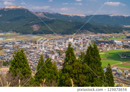Kumamoto Prefecture: Blue skies and the rural landscape of Aso Valley, Takoyama Observatory 129878656
