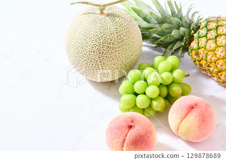 各種夏季水果 129878689