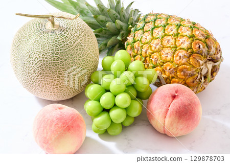 各種夏季水果 129878703