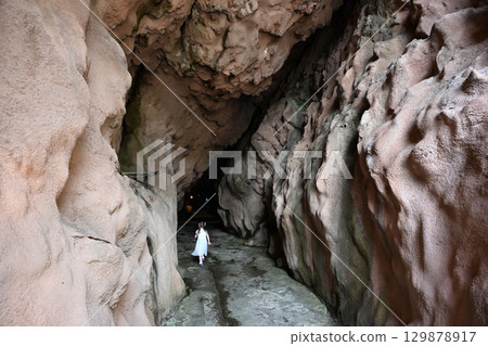 Ageshima Cave, Senkaku Bay, Sado Island Ageshima Cave, Senkaku Bay, Sado Island 129878917