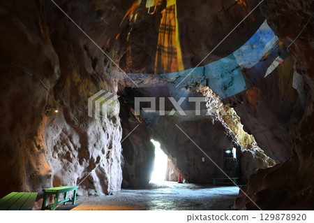 Ageshima Cave, Senkaku Bay, Sado Island Ageshima Cave, Senkaku Bay, Sado Island 129878920