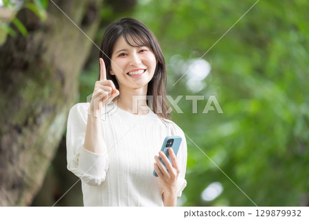 Female smartphone smartphone 129879932